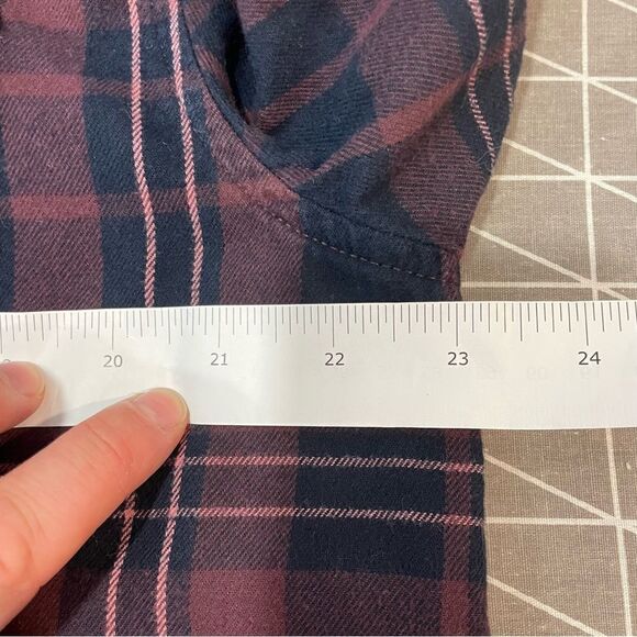 The North Face Purple Black Women's Berkeley Boyfriend Shirt sz M - Picture 10 of 12